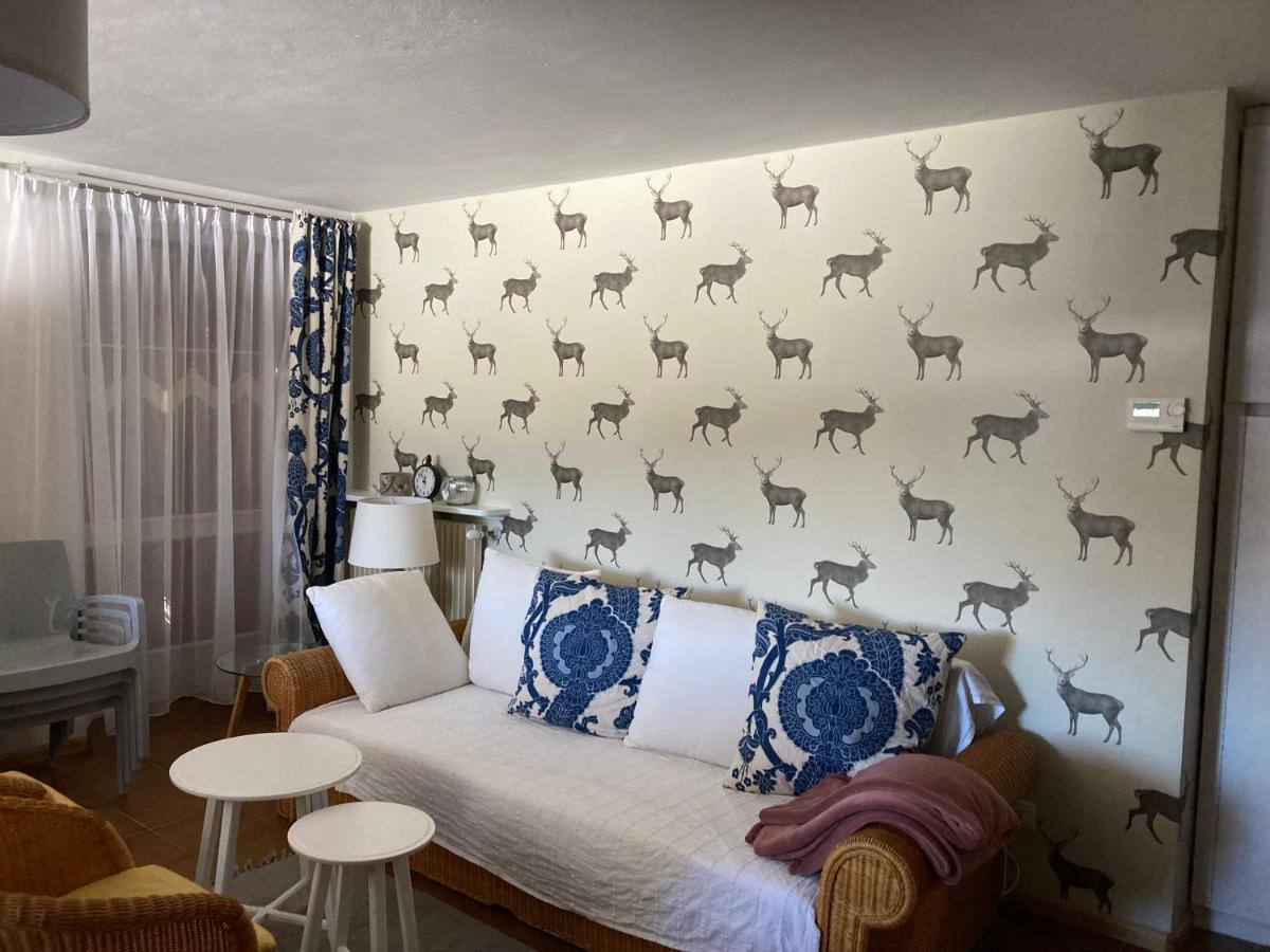 Renoviertes Apartment Mit Terrasse An Der Piste Mit Kostenlosen Wifi Кареца ал Лаго Екстериор снимка